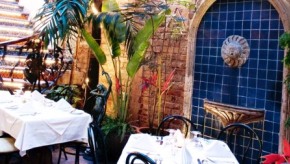 Trio_Restaurante_Courtyard_Puerto_Vallarta_Mexico